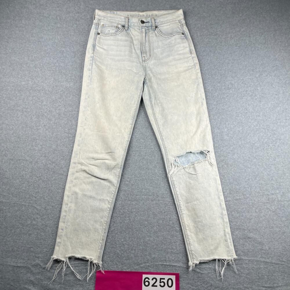 American Eagle Mom Jeans Light Wash Distressed Casual Measures 28 x27